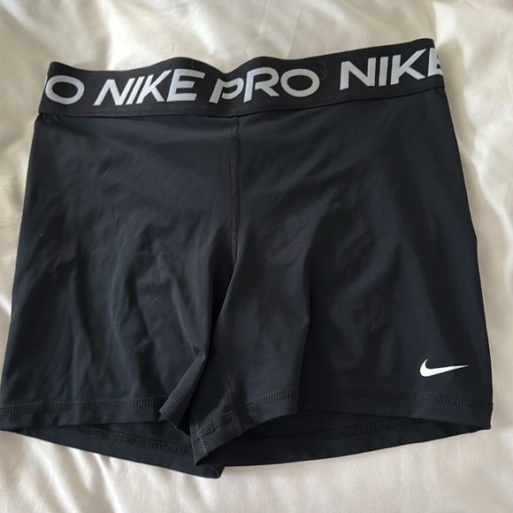 nike pros - Picture 2 of 3